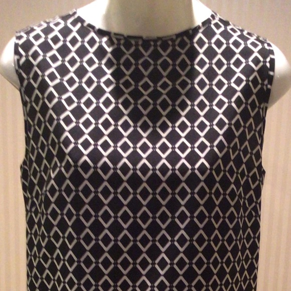 🛍2for$40 Sleeveless black and white blouse NWOT - Picture 2 of 6